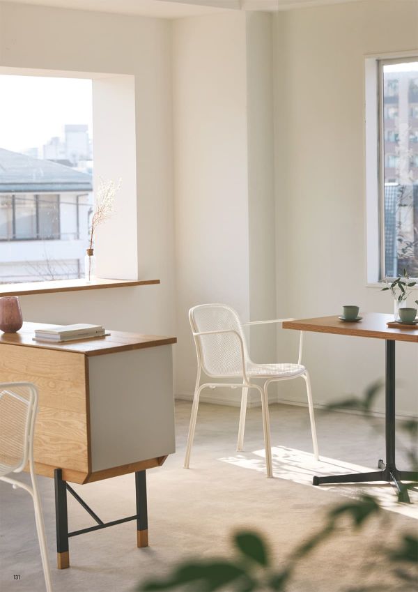 ヴィラ アームチェアのカタログ画像-3