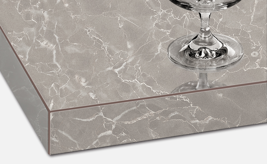 鏡面に仕上げた大理石柄の共巻エッジ