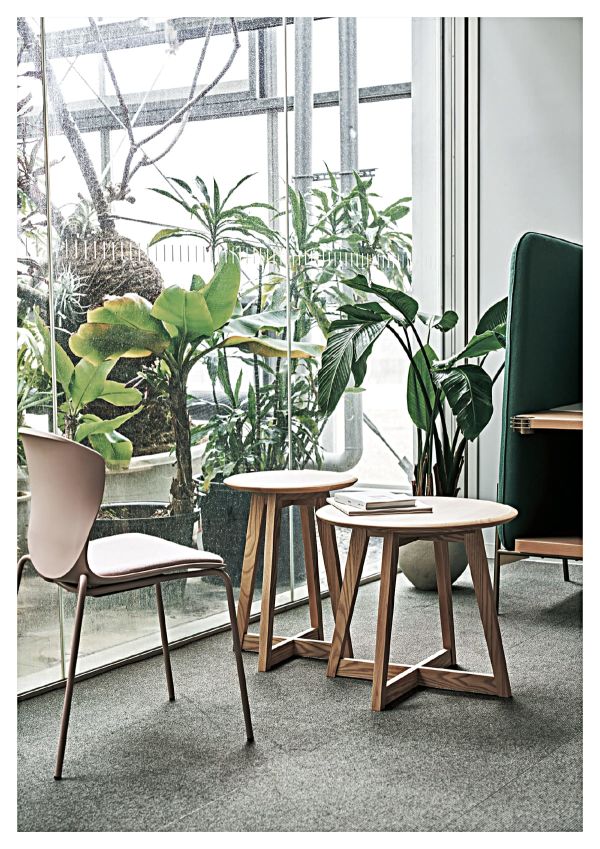 ドラムサイドテーブル　スナップオン 電線ドラムがおしゃれテーブルに!? しかもコンセント付きで超便利