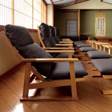 くつろぎ リクライニングチェア／オットマン」八木研の和風椅子