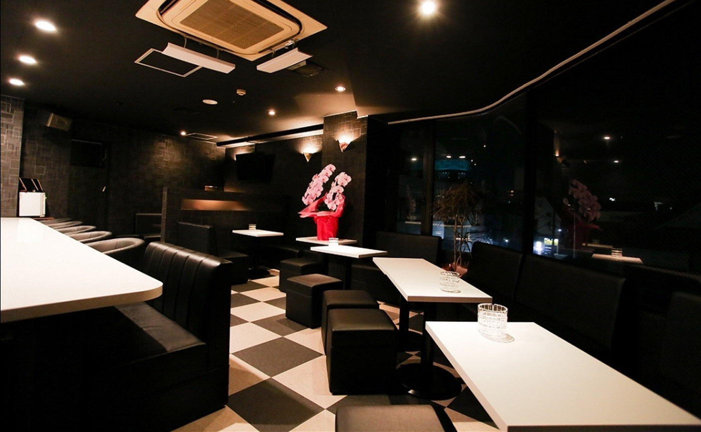「群馬県 Lounge ADDICT 様」の納入事例のサムネイル画像