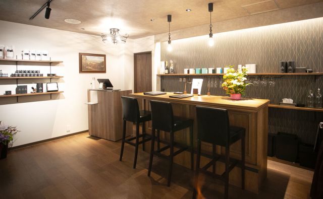 「大阪府 DEAR BARBER 南森町店 様」の納入事例のサムネイル画像