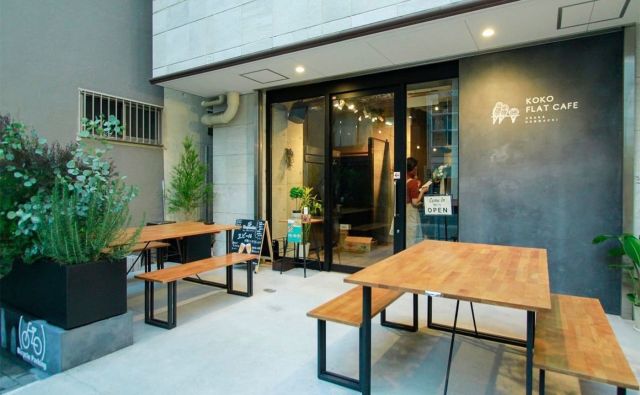 「大阪府 kokoFLAT cafe 様」の納入事例のサムネイル画像